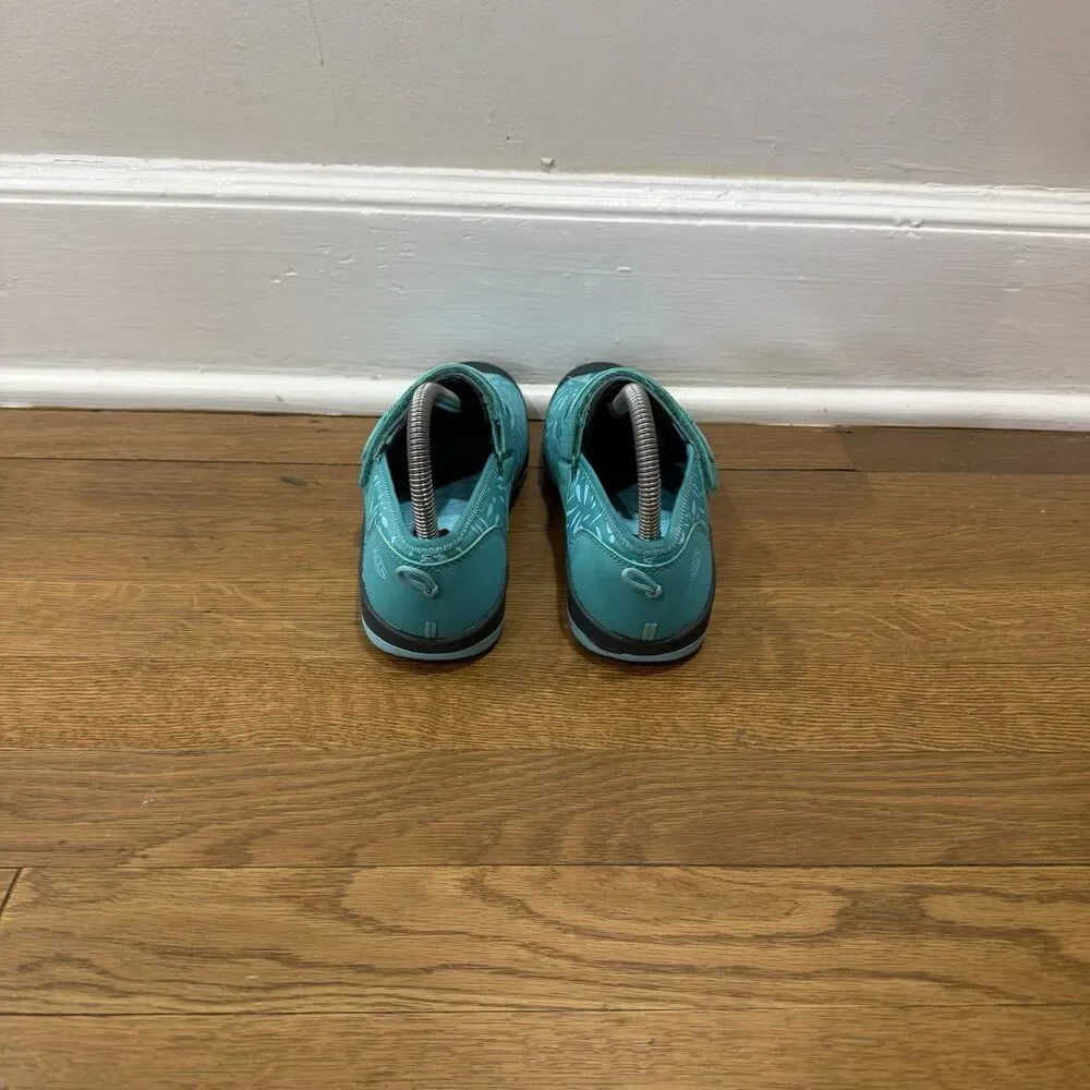 KEEN Moxie Blue Mary Jane Flats Shoes Hybrid Water Shoes Girls Size 5
